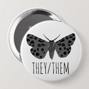 THEY/THEM Pronouns Handdragen måne Insekt Knapp