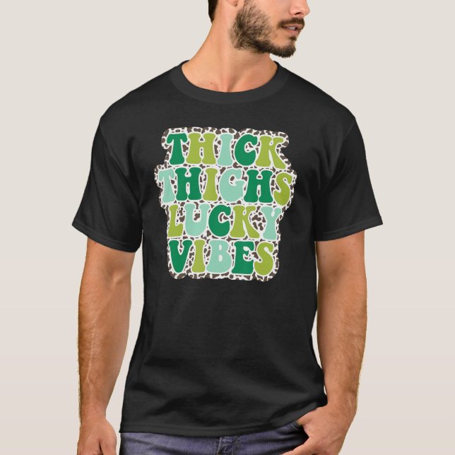 Thick Thighs Lucky Vibes St Patrick's Day leopard  T Shirt (Framsida)