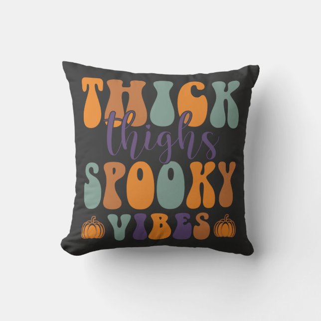 Thick Thigs Spooky Vibes-Halloween-Pumpkin-Funny Kudde (Framsida)