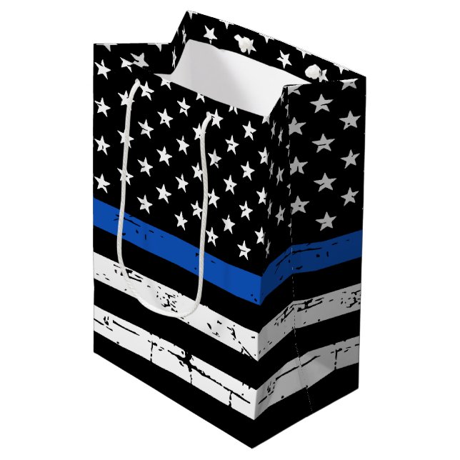 Thin Blue Line American Flagga Officer (Framsidan Vinklad)