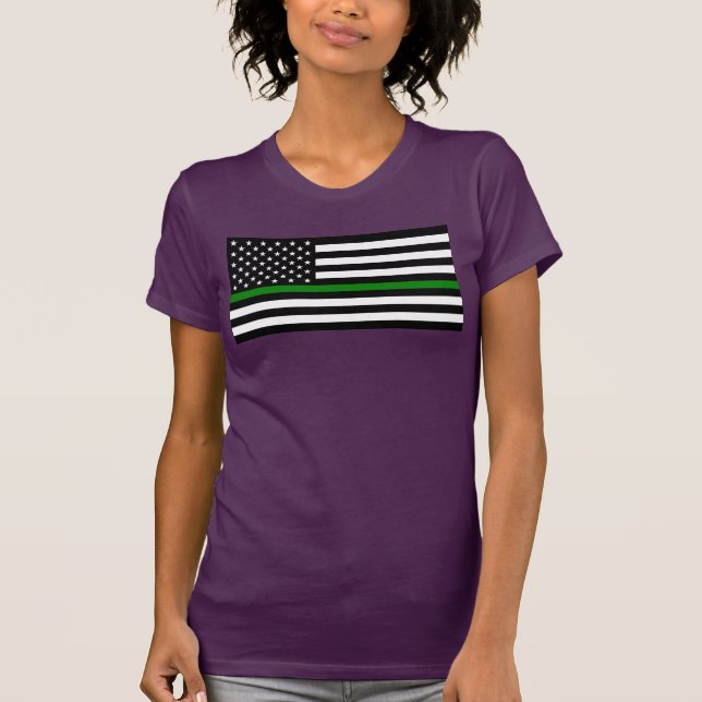 Thin Green Line Military & Veterans American Flag T Shirt (Framsida)