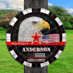 Thin Red Line darts, American Flagga, Fireman / US Darttavla<br><div class="desc">Personlig Dartboard med anpassningsbarna "namn   meddelande" med Eagle och Thin Red Line American Flagga (USA) - brandmän/brandpersonal där - kärlek mitt land,  fars dag,  pension,  utmärkelser/patrioter</div>