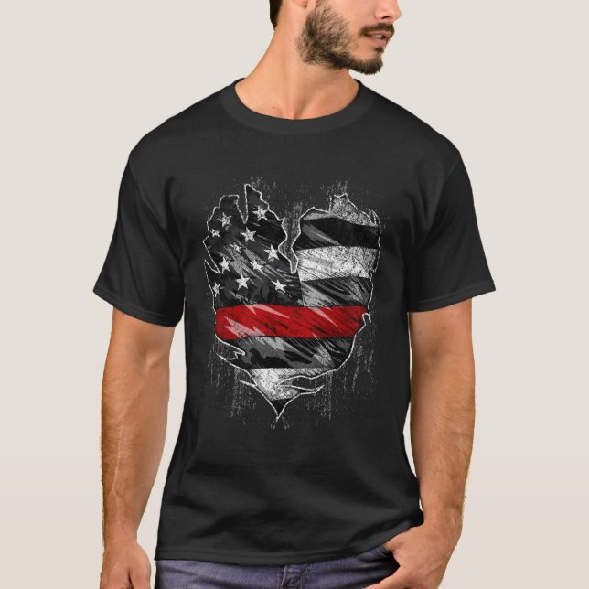Thin Red Line Fireman American Flagga eart Firefig T Shirt (Framsida)