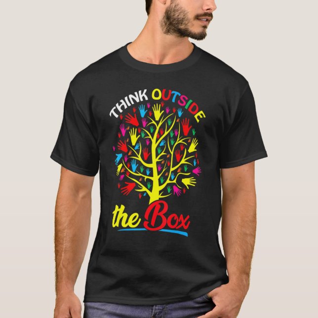 Think Outside The Box Tree Hand Puzzle Autism Awar T Shirt (Framsida)