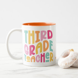 Third Grade Teacher | Colorful Typography Design Två-Tonad Mugg