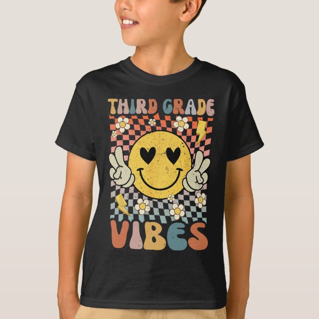 Third Grade Vibes 3rd Grade Retro Teacher 1st Day  T Shirt (Framsida)