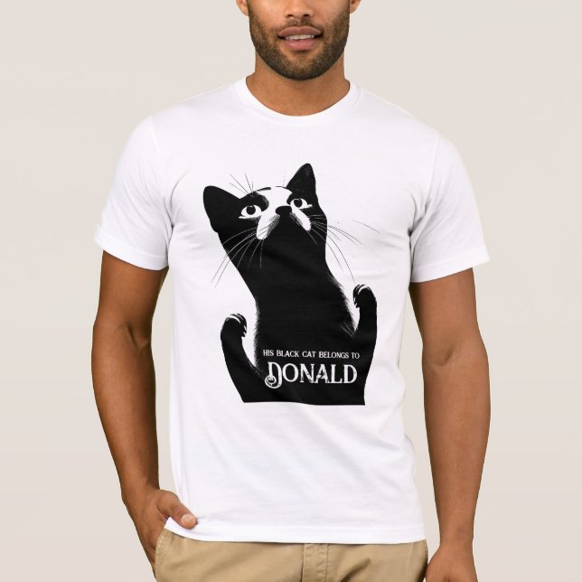 This Black Cat Belongs to [Name] – Personalized T Shirt (Framsida)