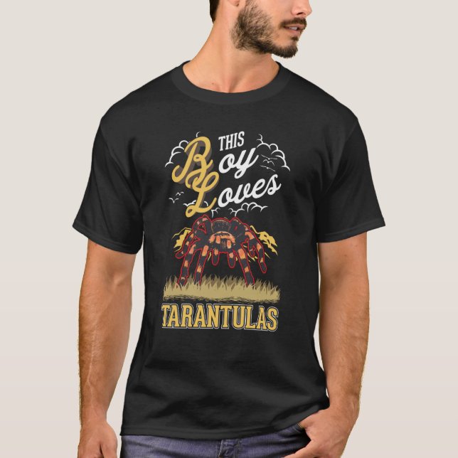 This boy loves Tarantulas T Shirt (Framsida)