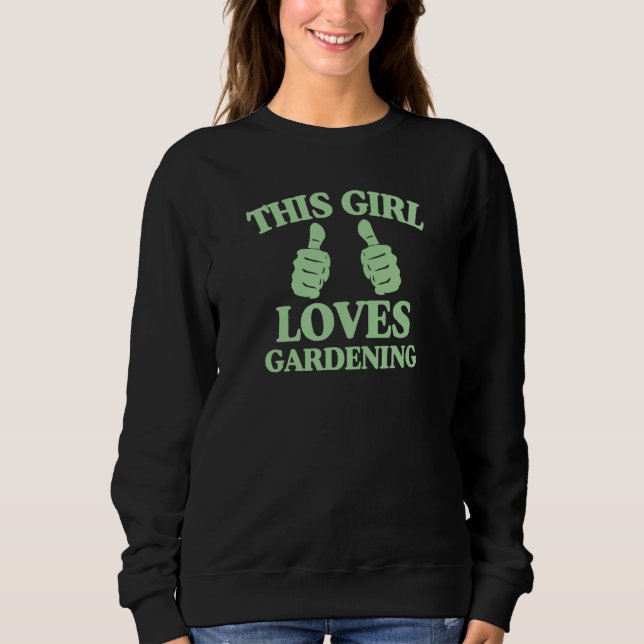 This Girl Loves Gardening Two Thumbs Trendy Garden T Shirt (Framsida)