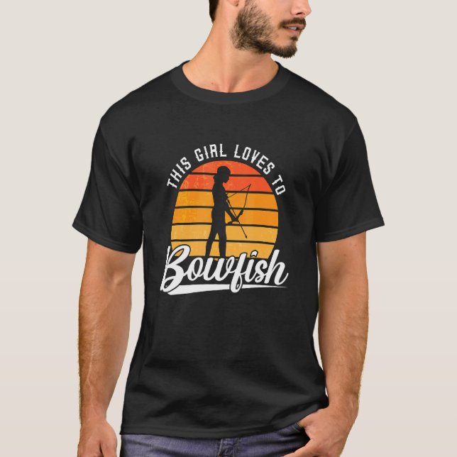 This Girl Loves Retro Fish Hunting Bow Fisherman B T Shirt (Framsida)