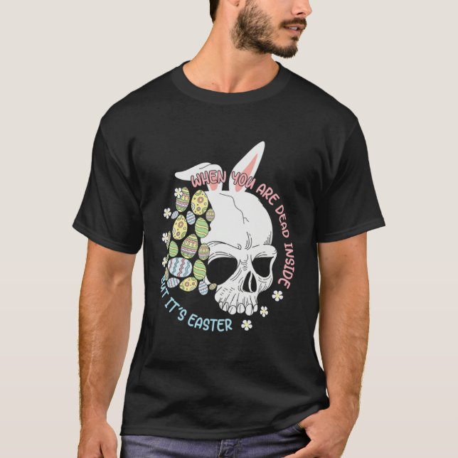 This Happy Easter Outfit With A Cute Easter Bunny  T Shirt (Framsida)