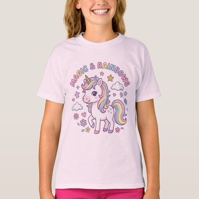 This is a T-shirt with a cute unicorn. (Framsida)