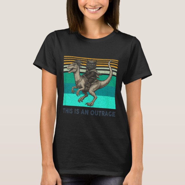 This Is An Outrage Funny Princess Cat Riding Dinos T Shirt (Framsida)