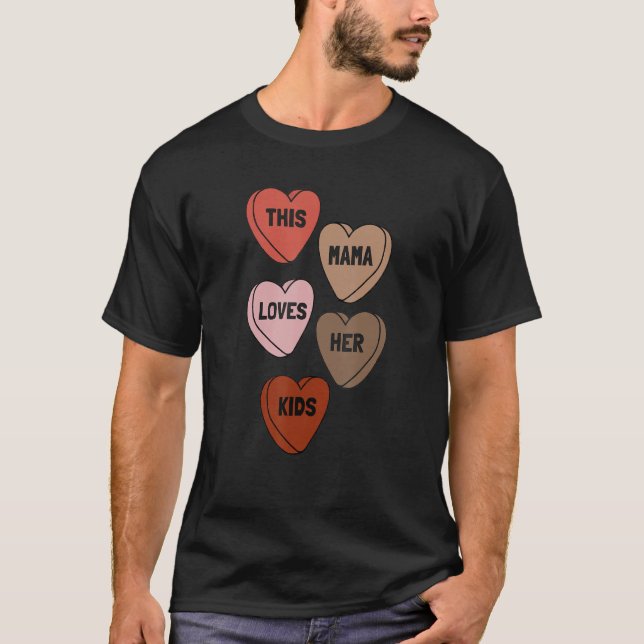 This Mama Loves Her Kids Valentine's Day Hearts Mo T Shirt (Framsida)