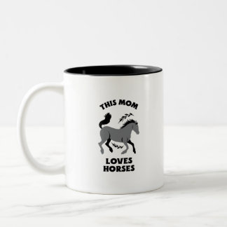 THIS MOM LOVES HORSES Två-Tonad MUGG
