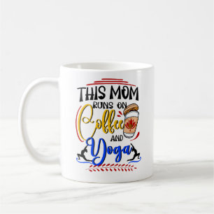 This Mom Runs on Coffee and Yoga Kaffemugg