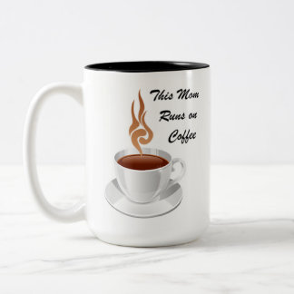 This Mom Runs on Coffee Två-Tonad Mugg