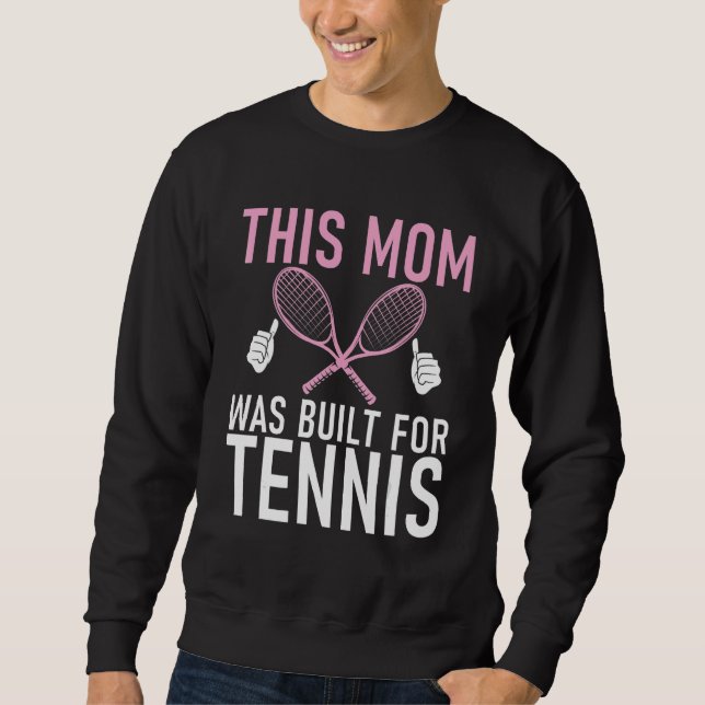 This Mom was built for Tennis Mom Lång Ärmad Tröja (Framsida)