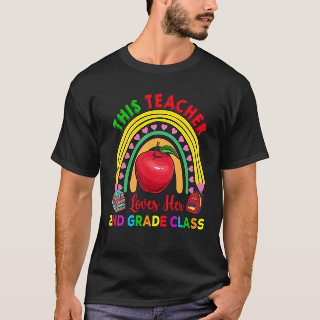 This Teacher Loves 2nd Grade Class Pencil Rainbow  T Shirt (Framsida)