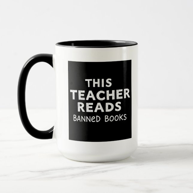 This Teacher Reads Banned Books Graphic Mugg (Vänster)