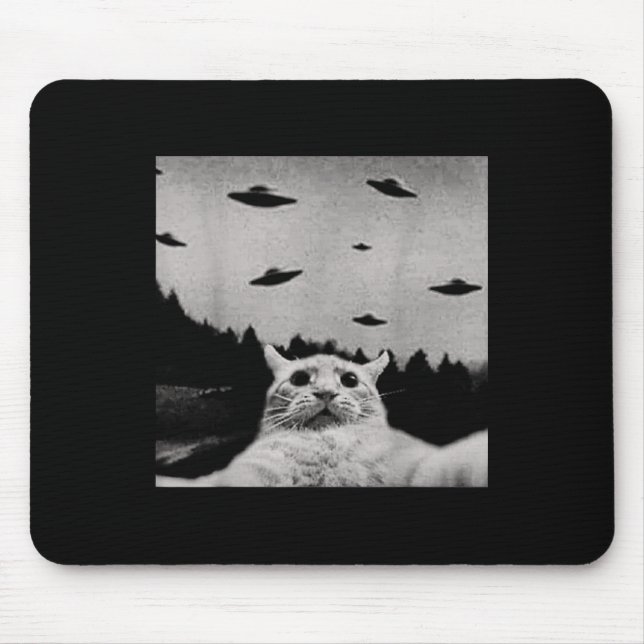 Threadkonstig Alien Cat Ufo - Clic Fit, Round Nack Musmatta (Framsidan)