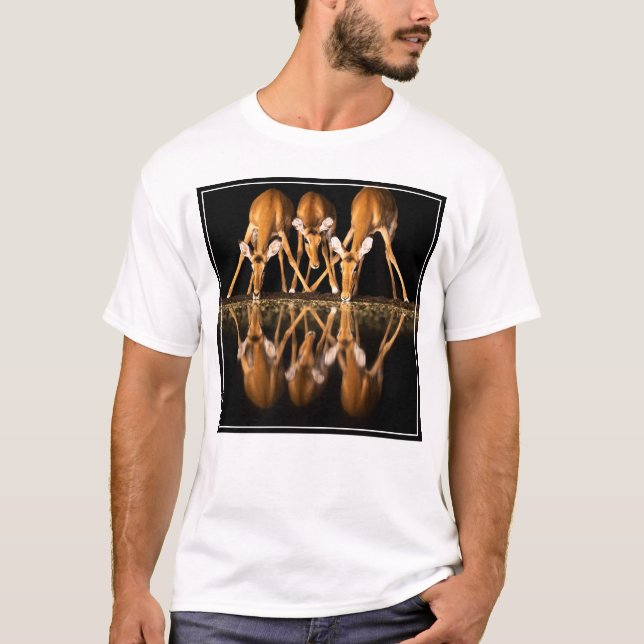 Three Impala Drink Together at Night T Shirt (Framsida)
