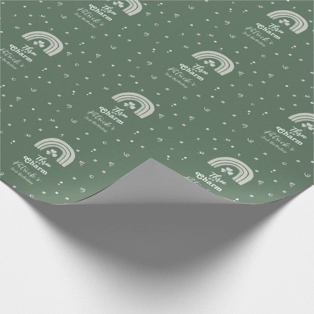 Three Is A Charm Shamrock Any Age Birthday Presentpapper (Hörn)