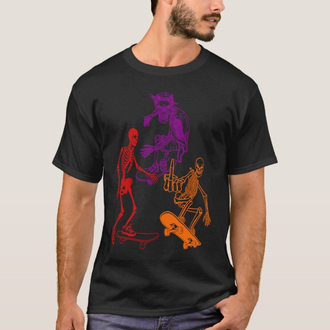 Three Skeletons Skateboarding Halloween Skateboard T Shirt (Framsida)