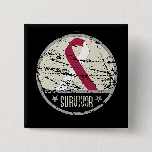 Throat Cancer Survivor Manar Vintage Knapp (Framsida)