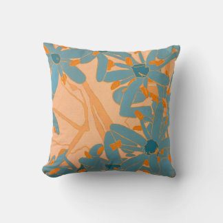 Throw Cushion Contemporary Leaf Design in Peach Kudde
