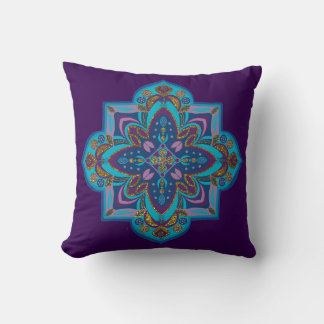 Throw pillow - blue and purple mandala kudde