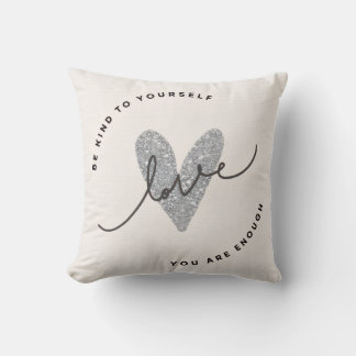 Throw Pillow – Glitter Heart Love Design | Minimal Kudde