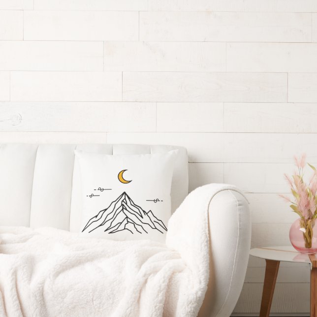 Throw Pillow “Golden Moon & Peaks” Kudde (Soffa)
