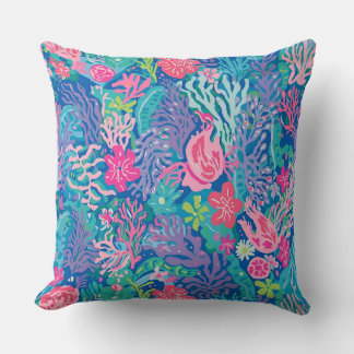 Throw pillow in stylish graphic kudde