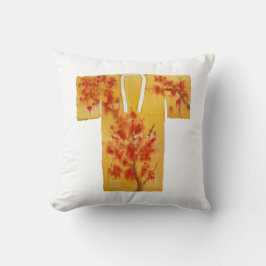 Throw pillow with yellow and red nagajuba design kudde