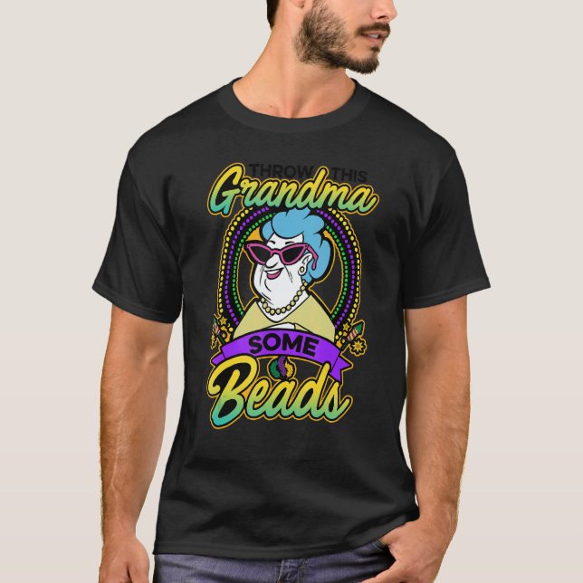 Throw This Grandma Some Beads Beadwork Hand Stitch T Shirt (Framsida)