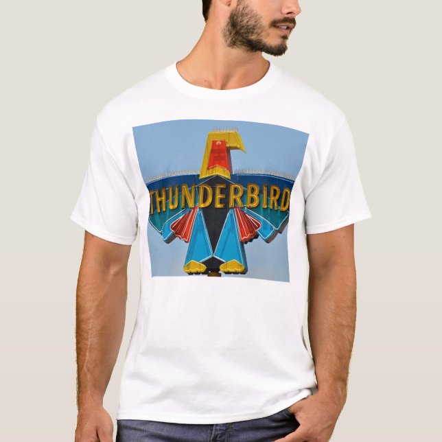 Thunderbirdlogen undertecknar utslagsplatsskjortan t shirt (Framsida)