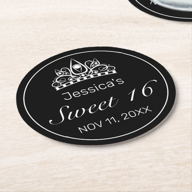 Tiara Modern Minimalist White Black Sweet 16 Underlägg Papper Rund (Vinklad)