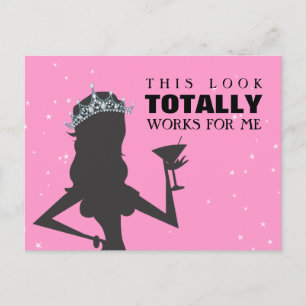 Tiara Princess med ett vykort för "Cocktail Funny"