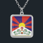 Tibetan flagga silverpläterat halsband<br><div class="desc">Använt som ett symbol av den tibetana självständighetrörelsen efter 60-tal.</div>