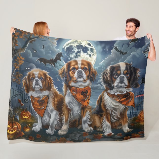 Tibetansk Spaniel Halloween Kuslig  Fleecefilt (På plats)