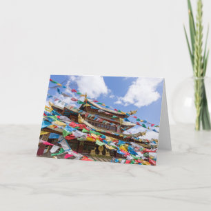 Tibetansk Temple med bön flaggor - Yunnan, China Kort