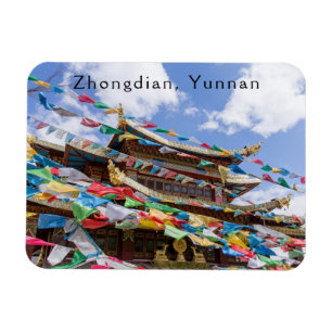 Tibetansk Temple med bön flaggor - Yunnan, China Magnet