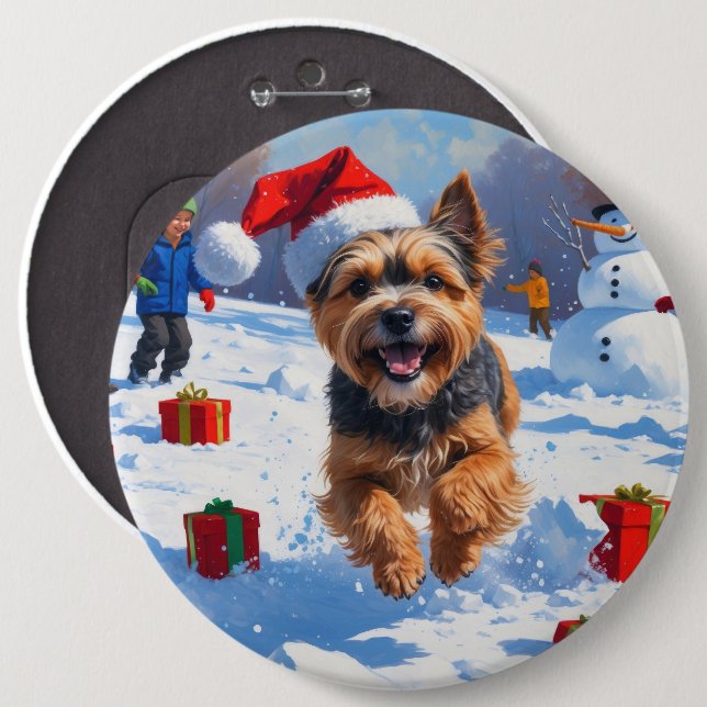 Tibetansk Terrier springer i snö med julhatt Knapp (Framsida & baksida)
