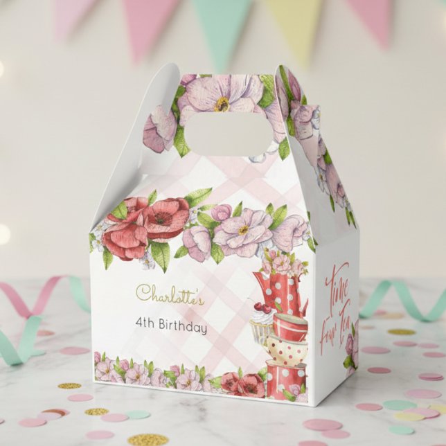 Tid fyra te, teblomning, födelsedag presentaskar (Skapare uppladdad)