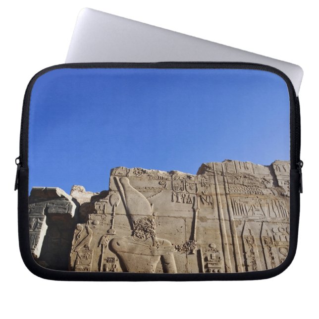 Tidigare hieroglyfer på väggen, Karnaks tempel. Laptop Sleeve (Framsidan)
