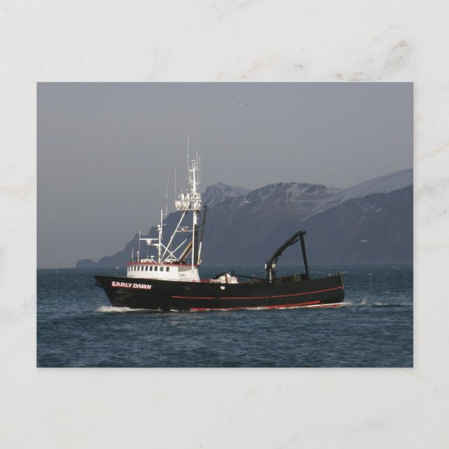 Tidigt Dawn, Crab Boat in Dutch Harbor, AK Vykort (Framsida)