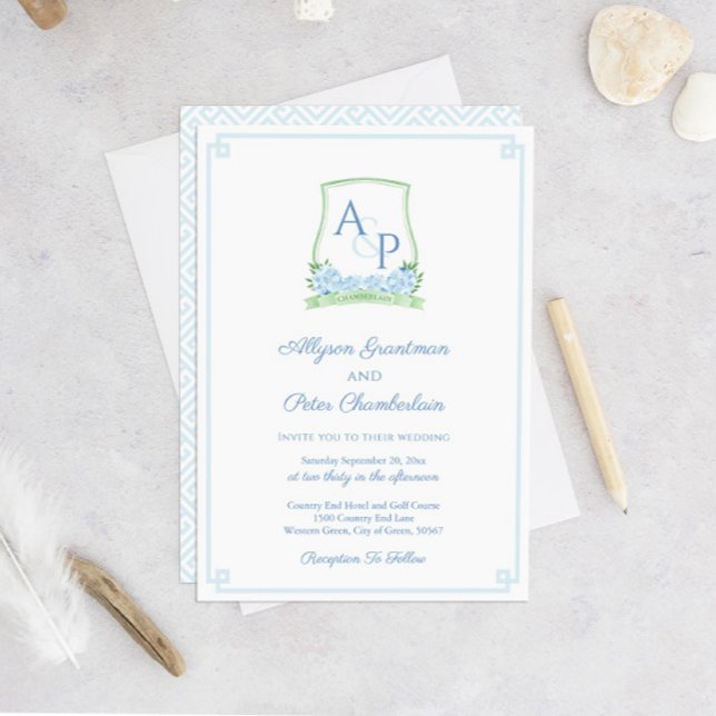Tidlös Blå Grön Botanisk Kammaron Vigslarbetecknin Inbjudningar (Sage Green Light Blue Watercolor Monogram Crest Wedding Invitation With Pale Blue Greek Key Backer)
