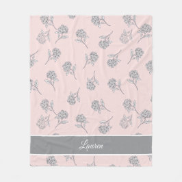 Tidlös botanisk blomning Mjuk Rosa Monogramm Fleec Fleecefilt