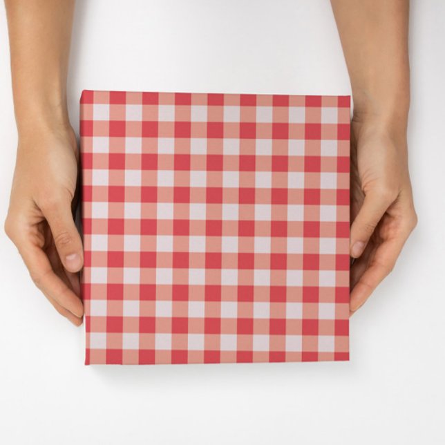 Tidlös röd gingham gårdshus vintage stil presentpapper (Skapare uppladdad)
